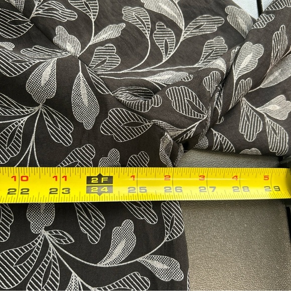 Olivia & Martin Women's Blouse Size 1X Leaf Print Keyhole 3/4 Sleeve Pullover - Picture 7 of 10